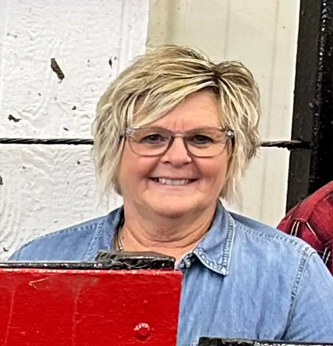 Staff Member Joni Murphy with Knoxville Regional Livestock Auction